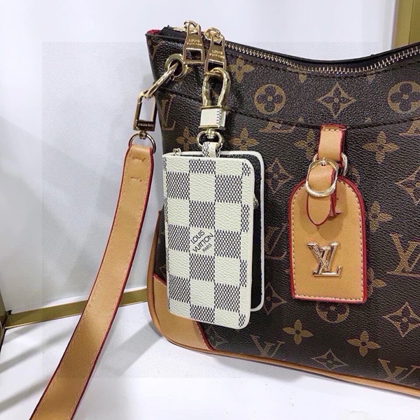 ブランドキーホルダー角部分ディテール